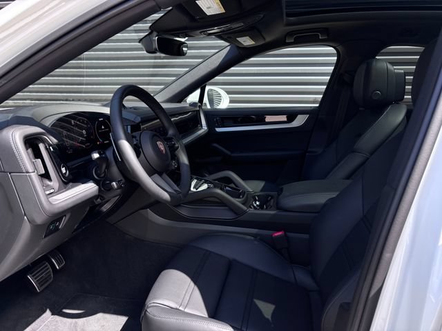 Certified 2026 Porsche Cayenne S AWD/4WD image 4