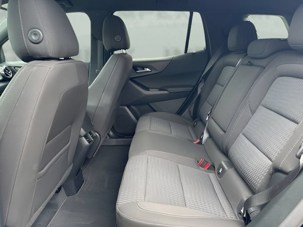 Used 2026 Chevrolet Equinox LT FWD image 29