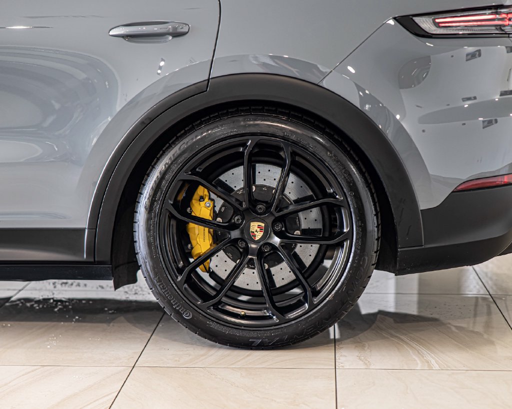 Used 2024 Porsche Cayenne Turbo GT AWD/4WD image 7