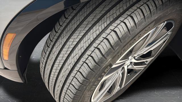 Used 2024 Cadillac Lyriq Luxury image 35