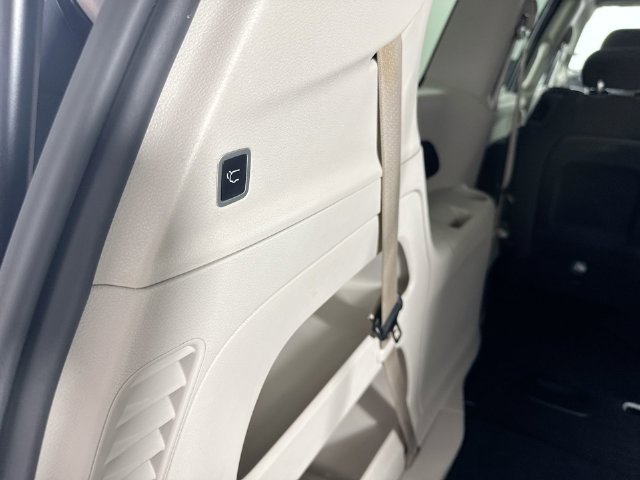 Used 2023 Chrysler Voyager LX FWD image 34