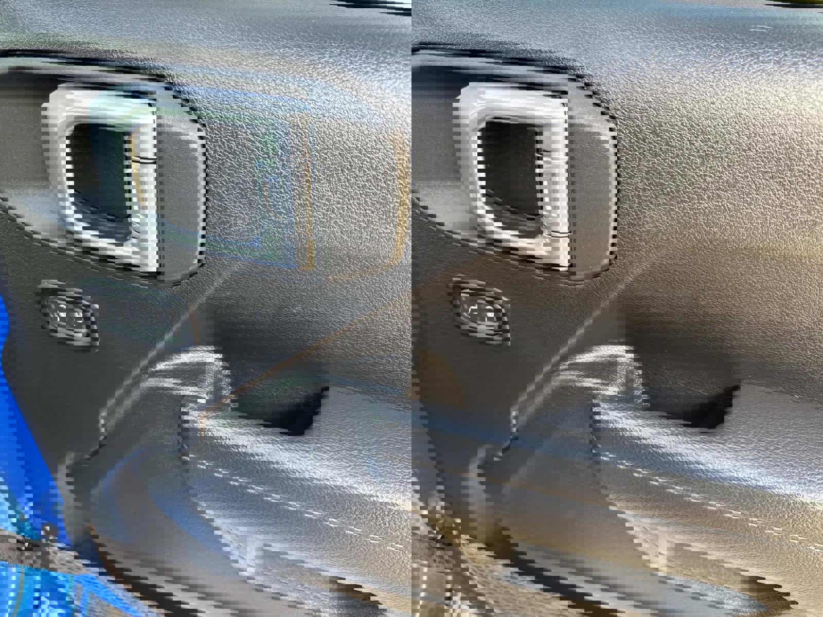 Used 2025 Jeep Wrangler Sport image 25