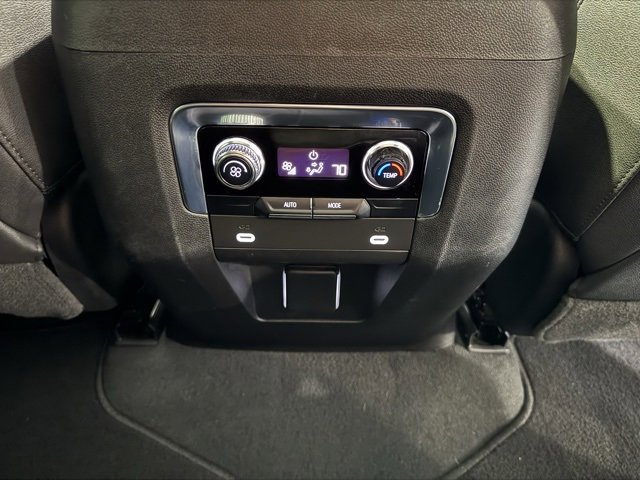 Used 2023 GMC Yukon SLT image 17