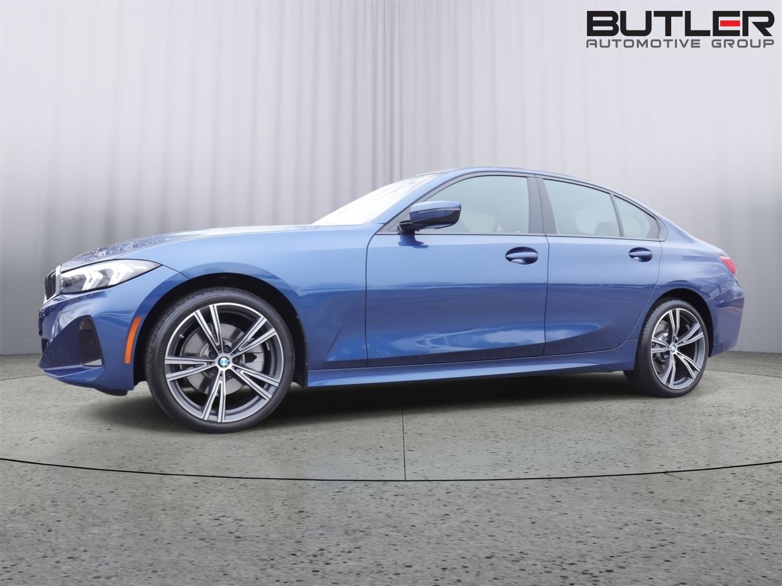 Used 2023 BMW 330i Sedan w/ Driving Assistance Package image 38