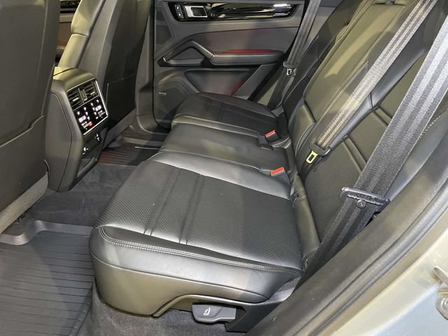 Certified 2023 Porsche Cayenne S AWD/4WD image 19