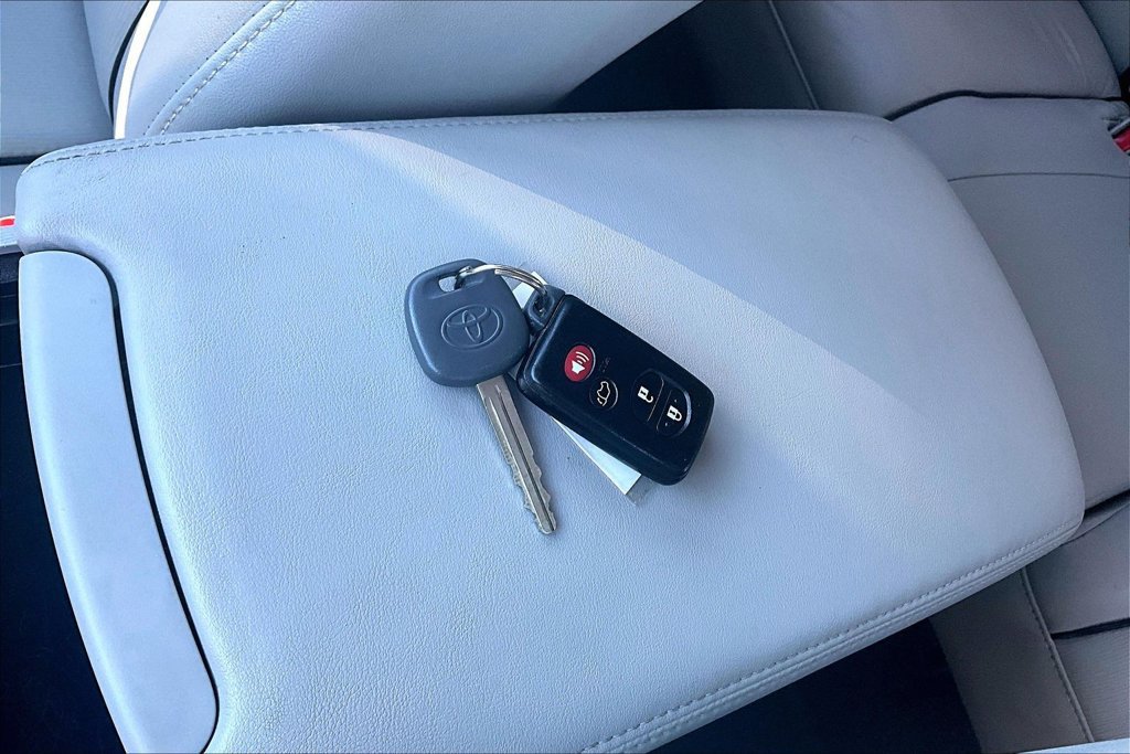 Used 2014 Toyota Venza XLE AWD/4WD image 35