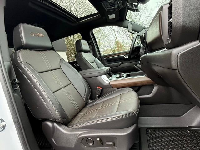 Used 2025 Chevrolet Silverado 2500 High Country w/ Technology Package image 17