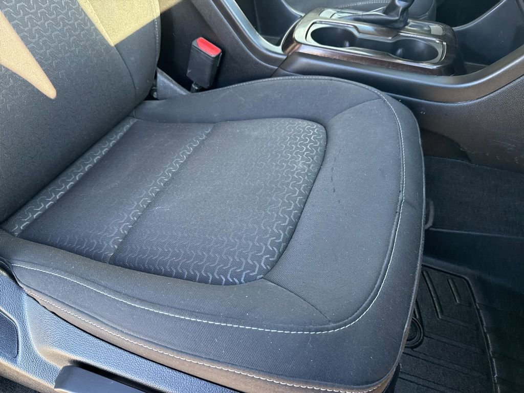 Certified 2017 GMC Canyon SLE w/ SLE Convenience Package image 19