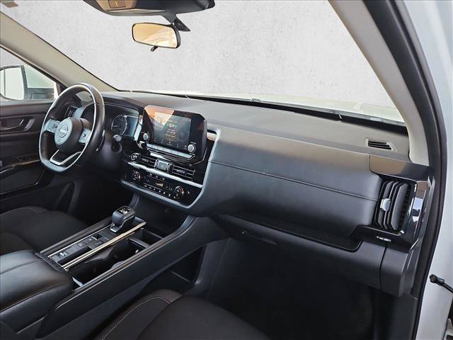 Used 2024 Nissan Pathfinder SV FWD image 21