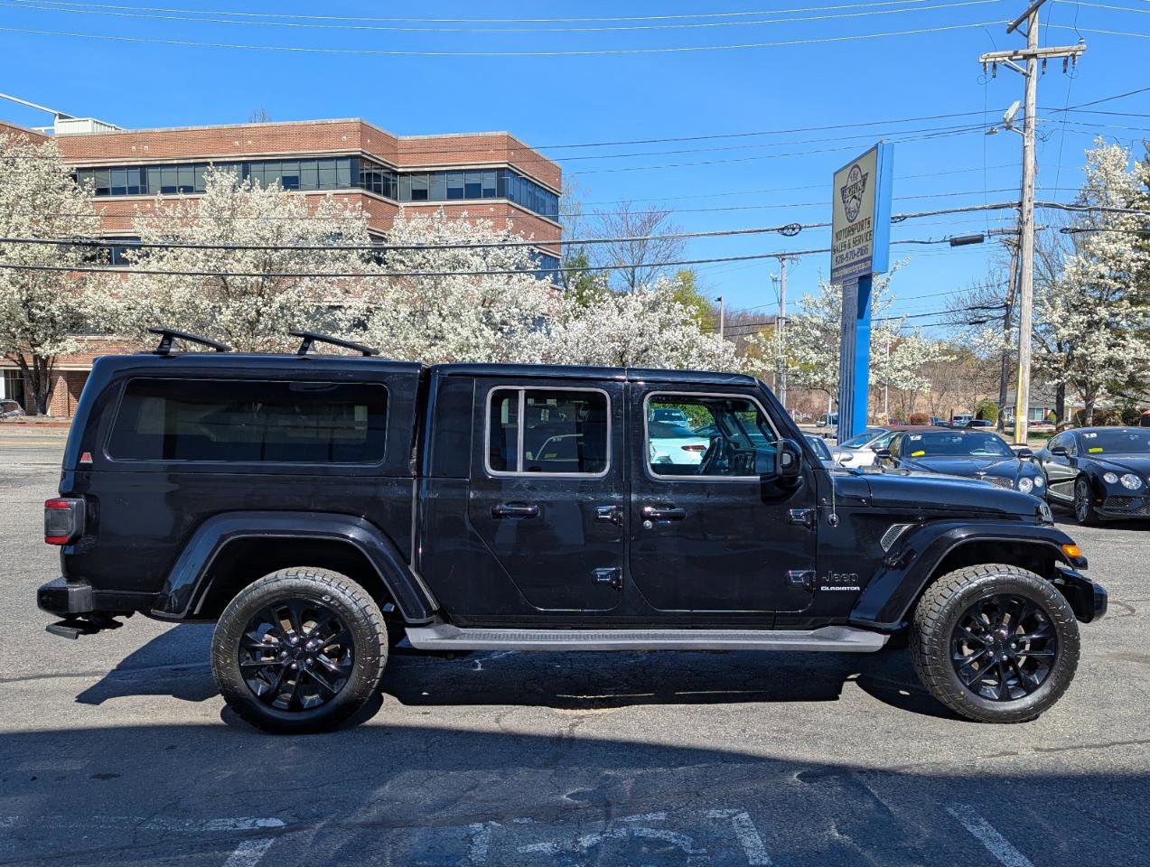 Used 2021 Jeep Gladiator Overland AWD/4WD image 6