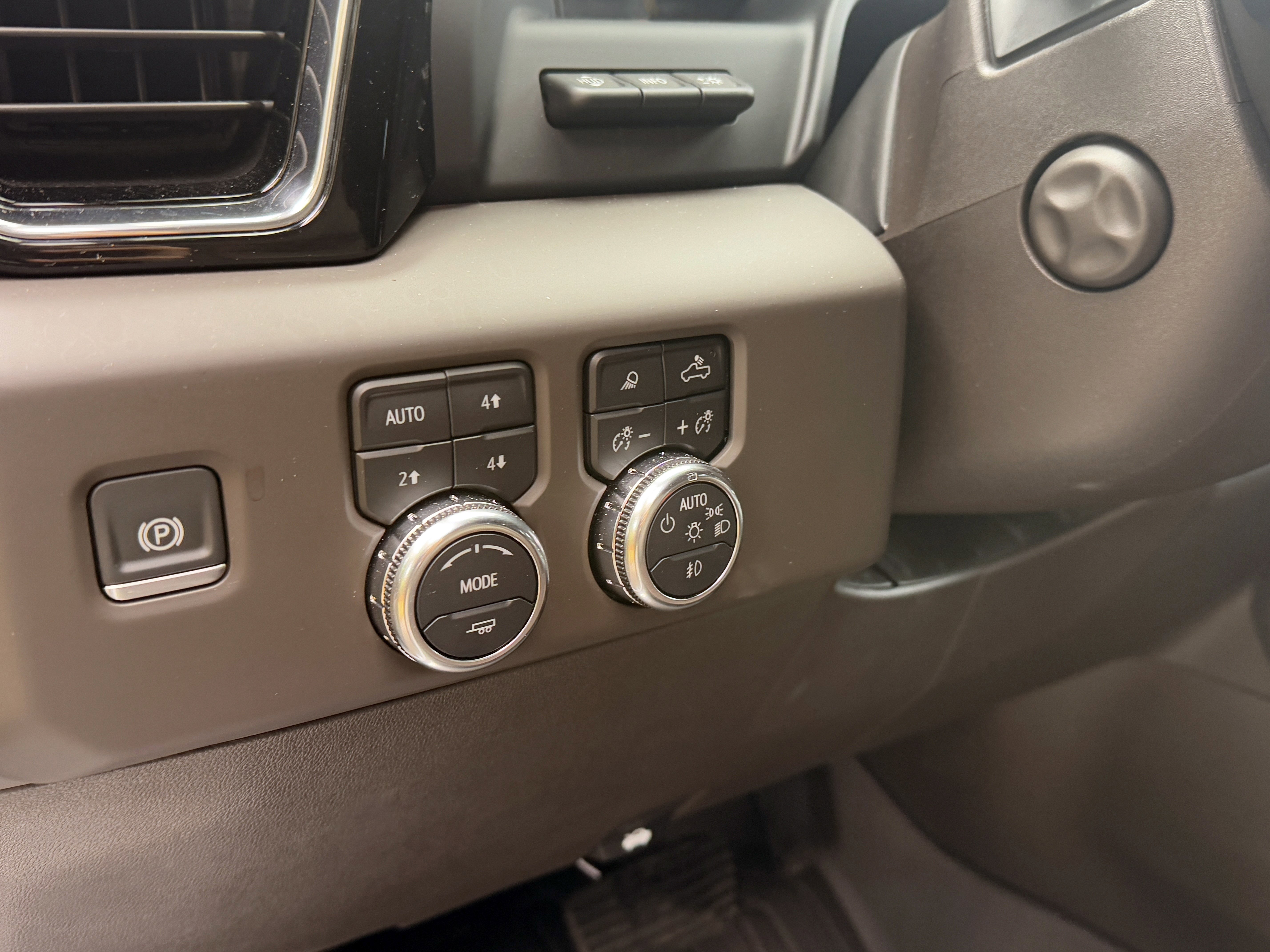 Used 2024 GMC Sierra 1500 Denali w/ Technology Package image 6