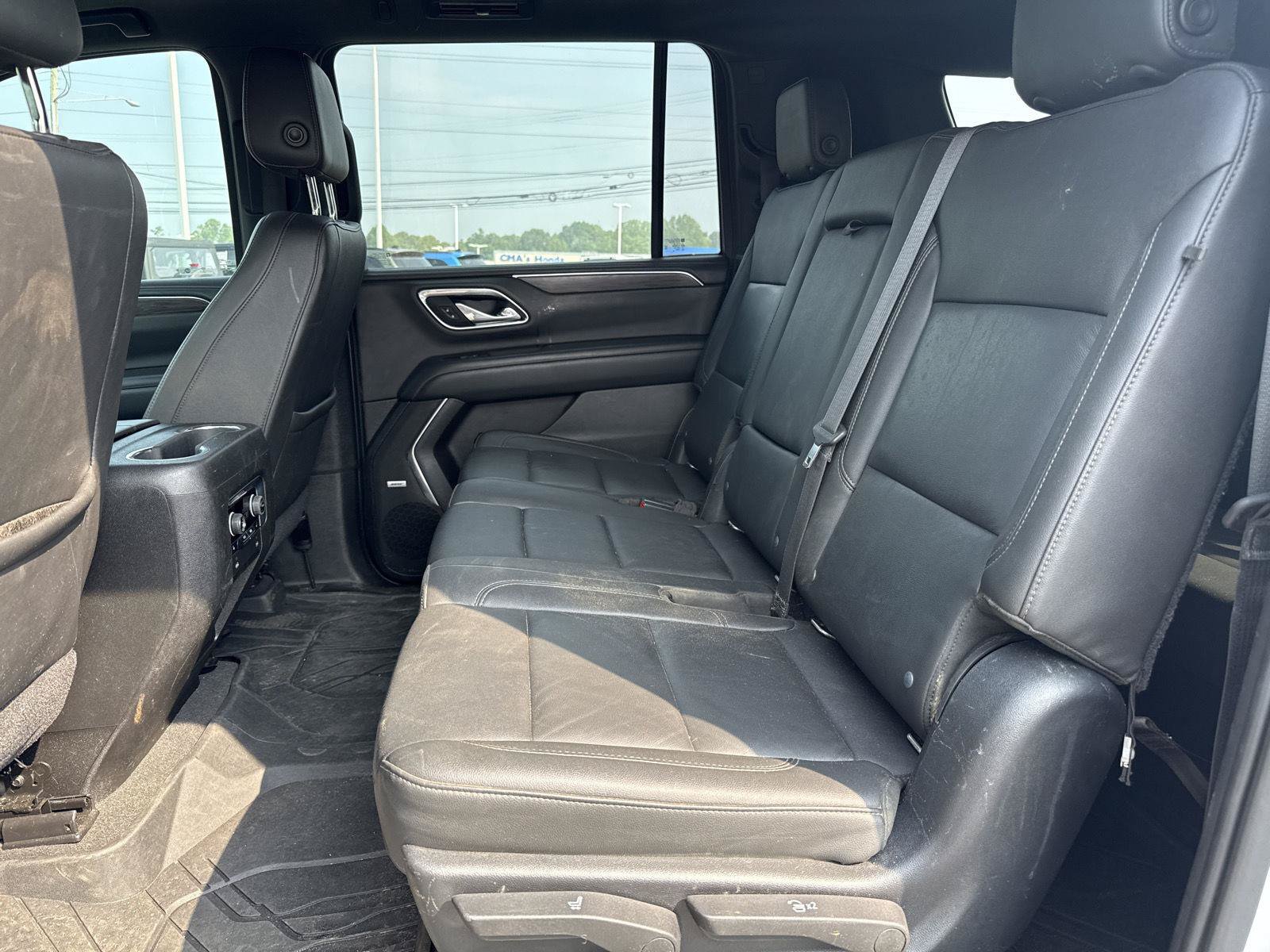 Used 2021 Chevrolet Suburban Z71 w/ Z71 Signature Package AWD/4WD image 15