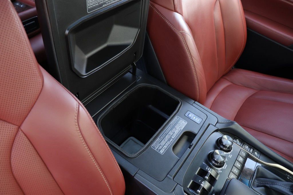 Used 2019 Lexus LX 570 4WD w/ Luxury Package image 57