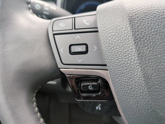 Used 2025 Toyota Camry XLE FWD image 19