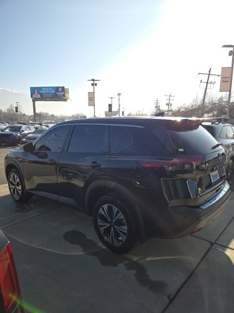 Used 2022 Nissan Rogue SV image 3