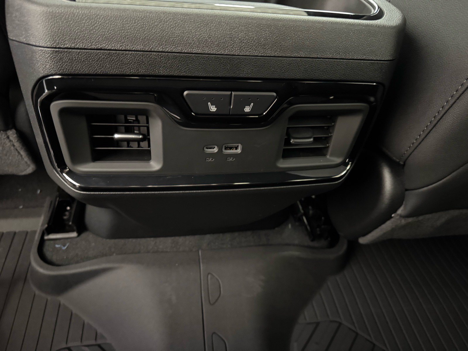 New 2026 GMC Sierra 2500 AT4 w/ AT4 Premium Plus Package AWD/4WD image 13