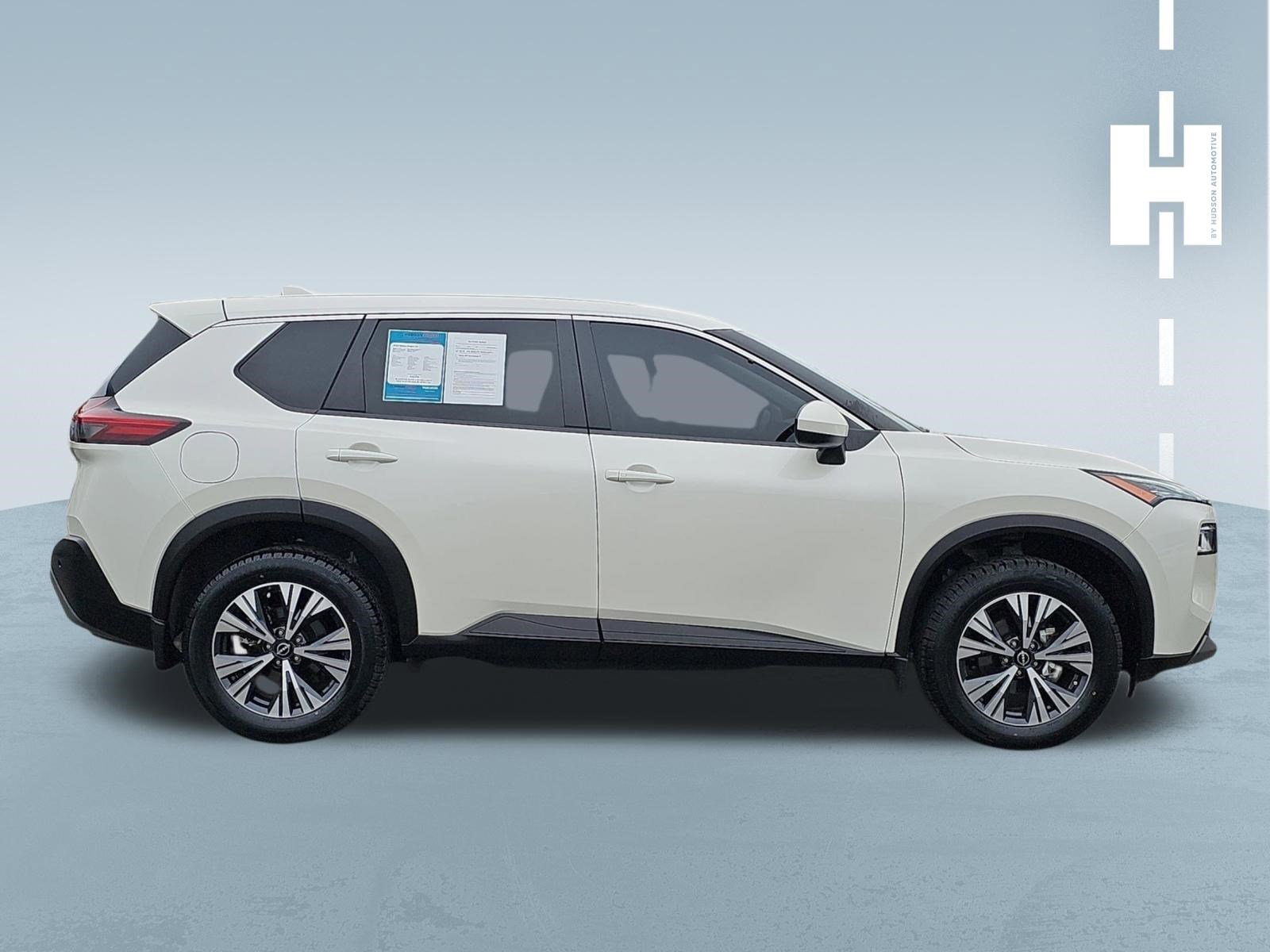Used 2023 Nissan Rogue SV FWD image 3