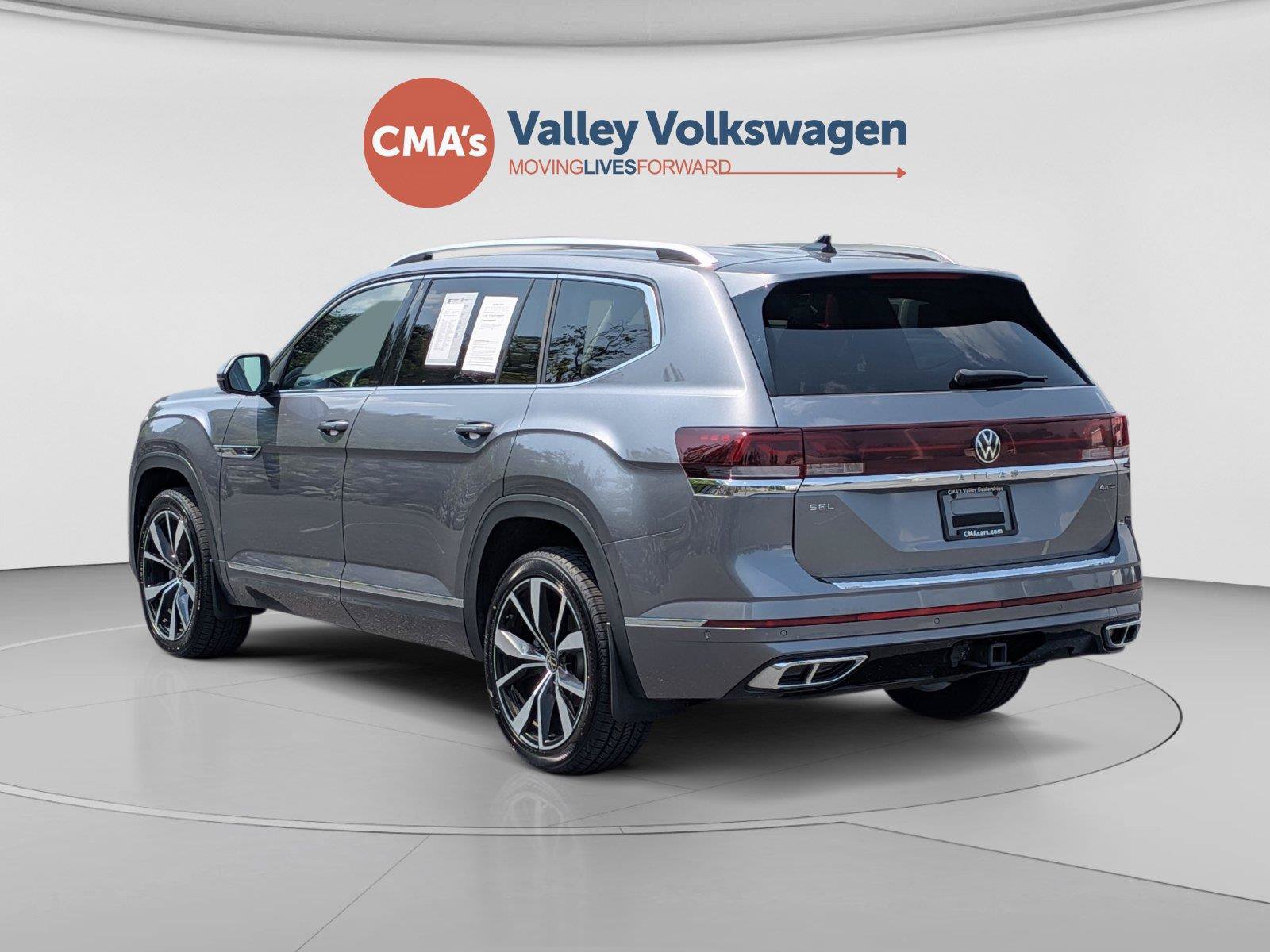 Used 2024 Volkswagen Atlas SEL Premium R-Line AWD/4WD image 3