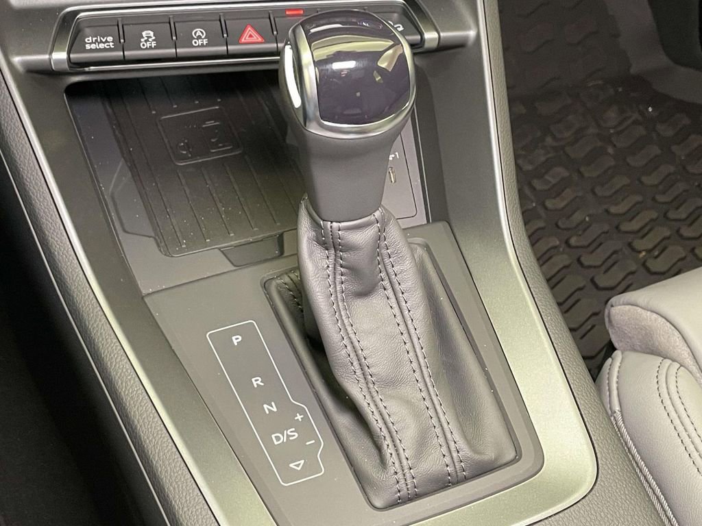 New 2025 Audi Q3 2.0T Premium image 32