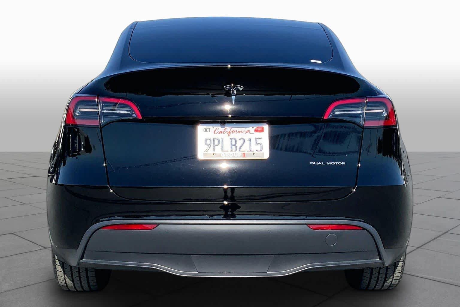 Used 2024 Tesla Model Y Long Range AWD/4WD image 4