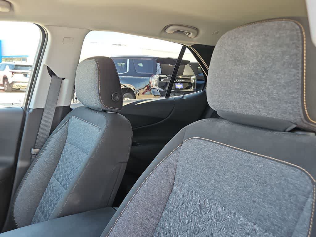 Used 2023 Chevrolet Equinox LT FWD image 26