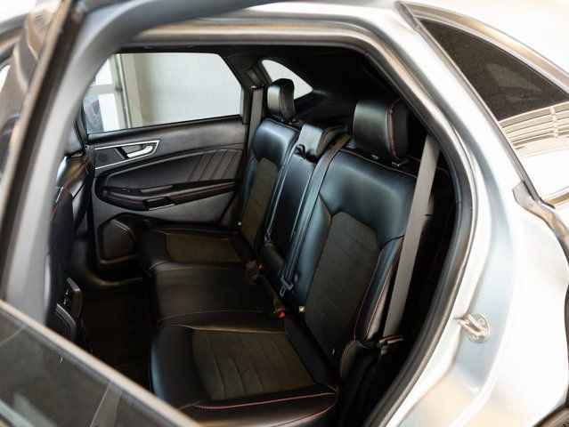 Used 2024 Ford Edge ST-Line image 9