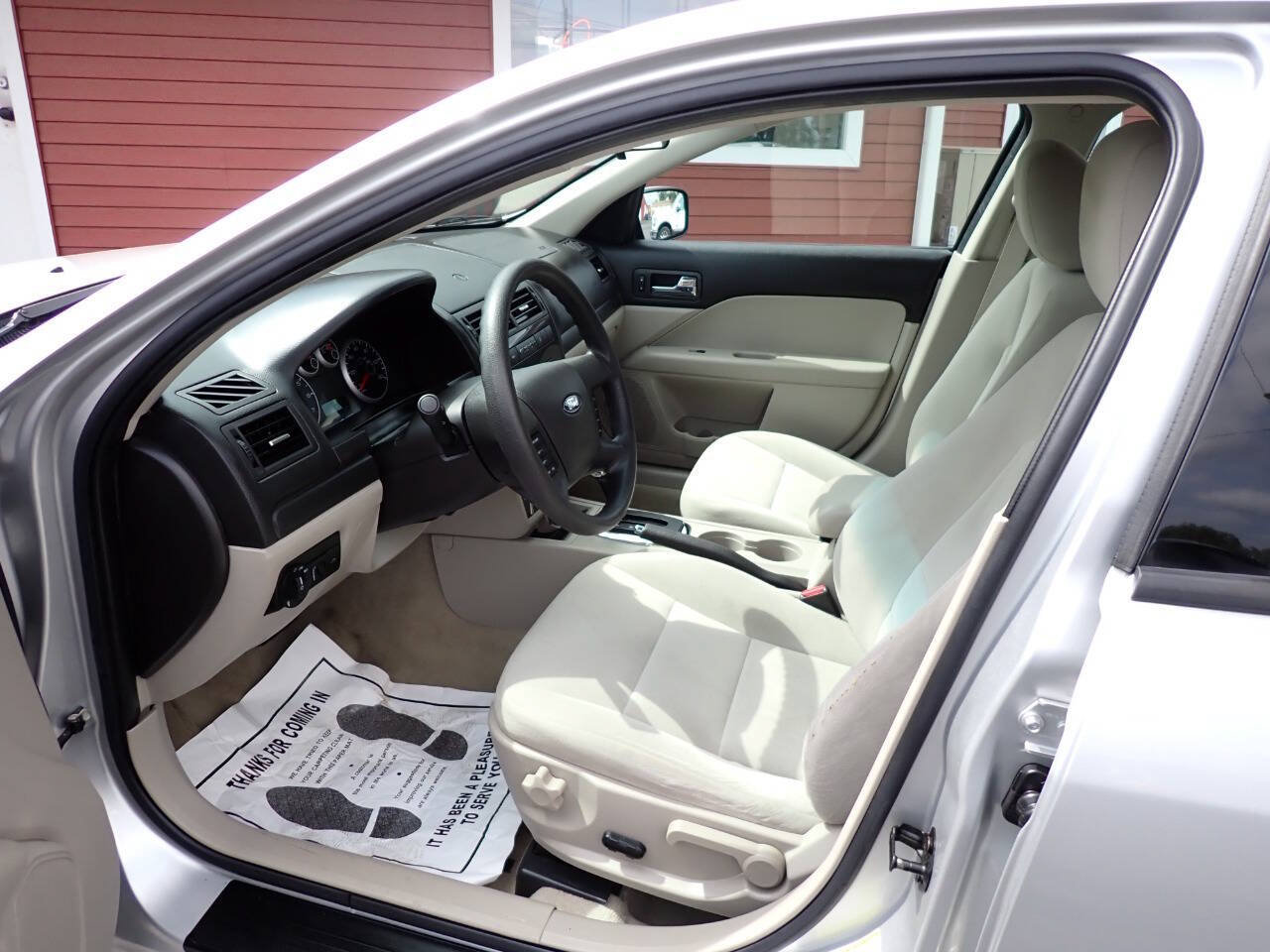 Used 2009 Ford Fusion SE FWD image 7