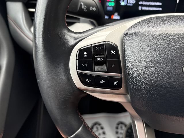 Used 2025 Ford Explorer Active w/ Active Comfort Package AWD/4WD image 11