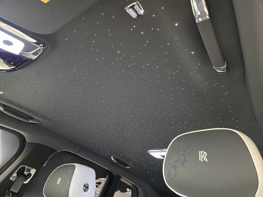New 2026 Rolls-Royce Cullinan image 17