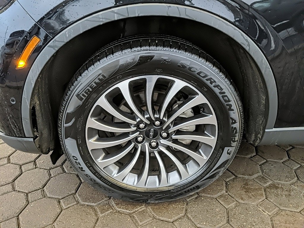 Certified 2021 Lincoln Aviator Reserve w/ Equipment Group 201A image 12