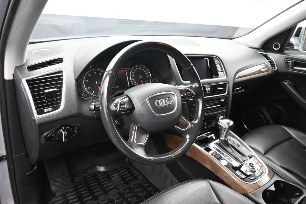 Used 2016 Audi Q5 2.0T Premium Plus w/ Technology Package AWD/4WD image 14