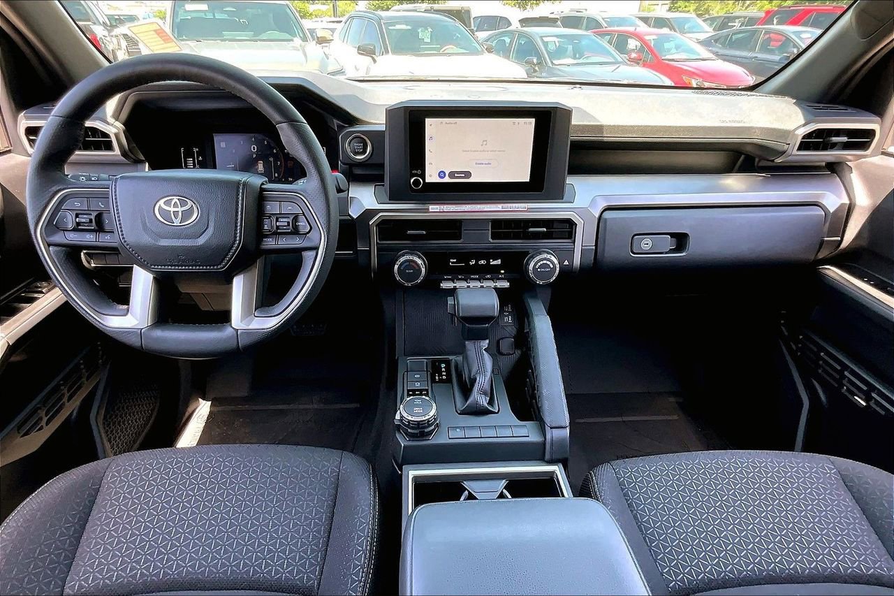 Used 2025 Toyota 4Runner SR5 AWD/4WD image 7