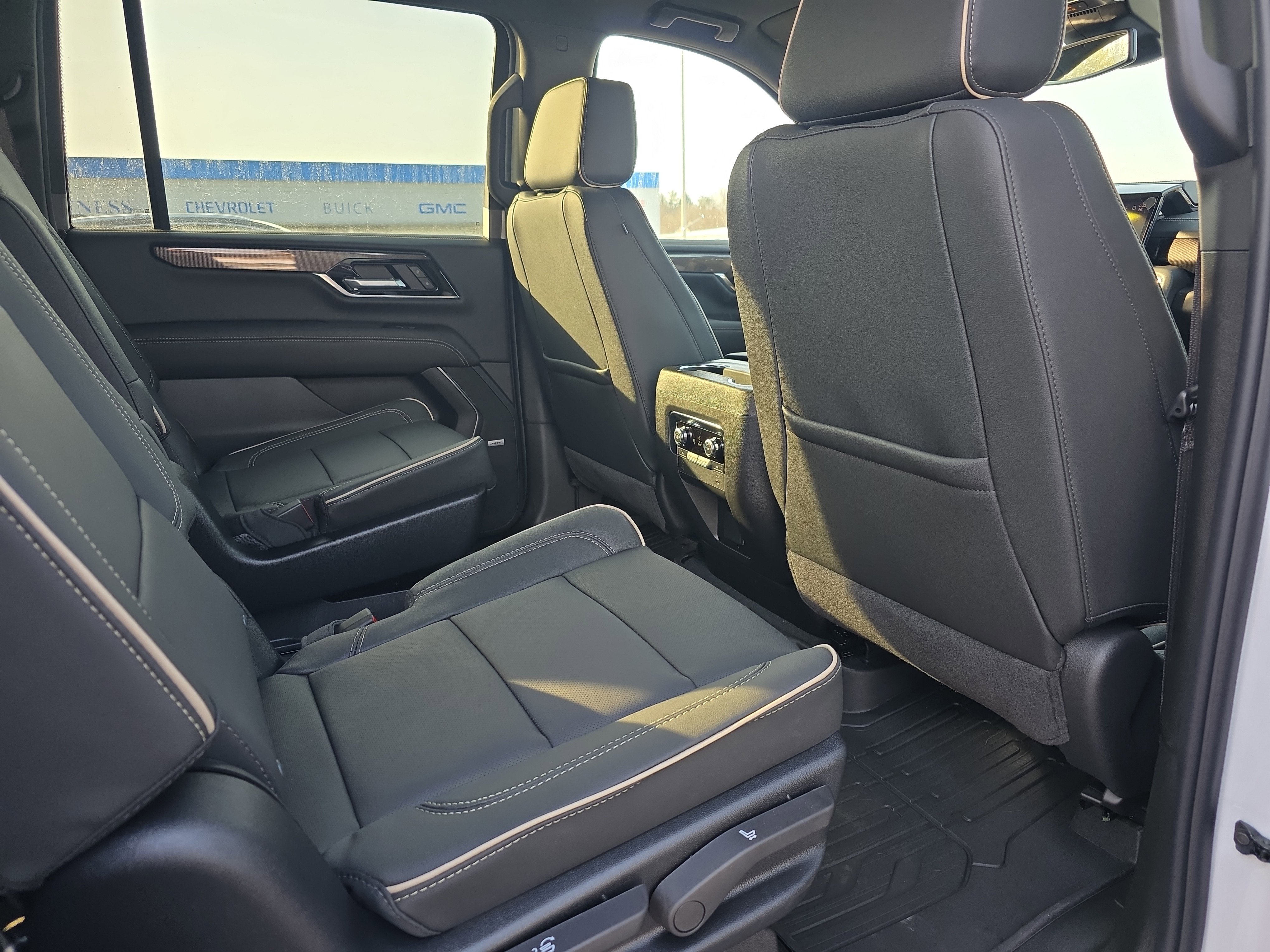 New 2026 GMC Yukon XL Elevation w/ LPO, Floor Liner Package image 14