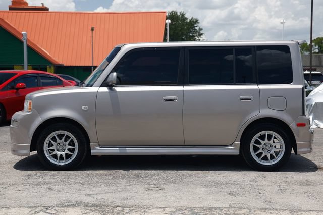 Used 2005 Scion xB FWD image 4