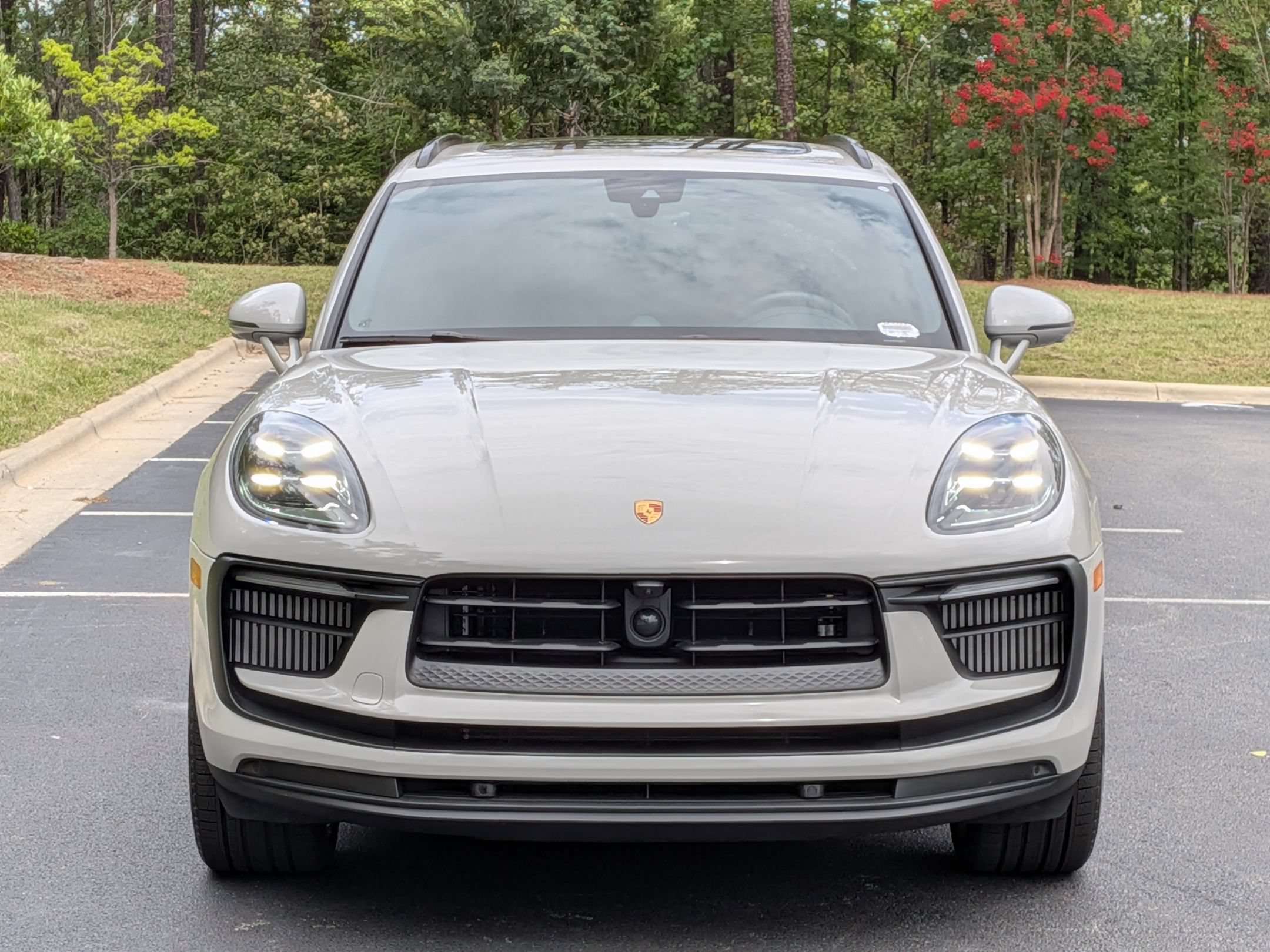 Certified 2025 Porsche Macan S AWD/4WD image 34