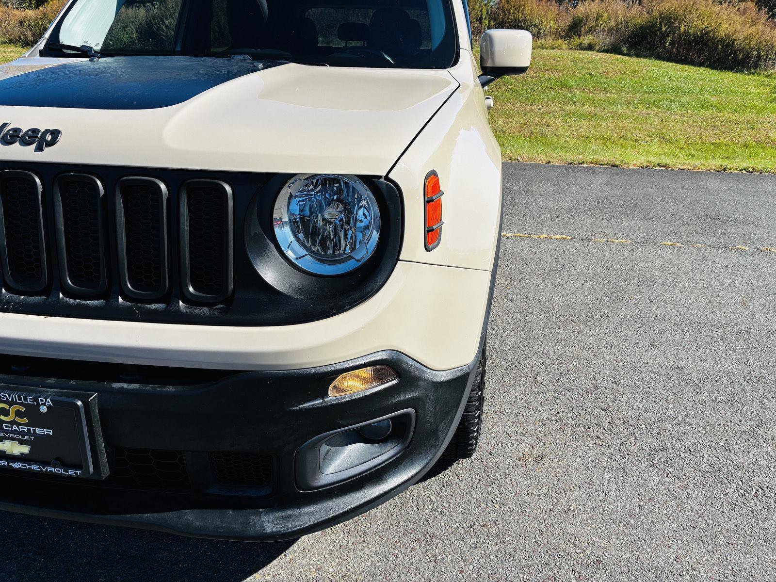 Used 2016 Jeep Renegade Latitude image 13