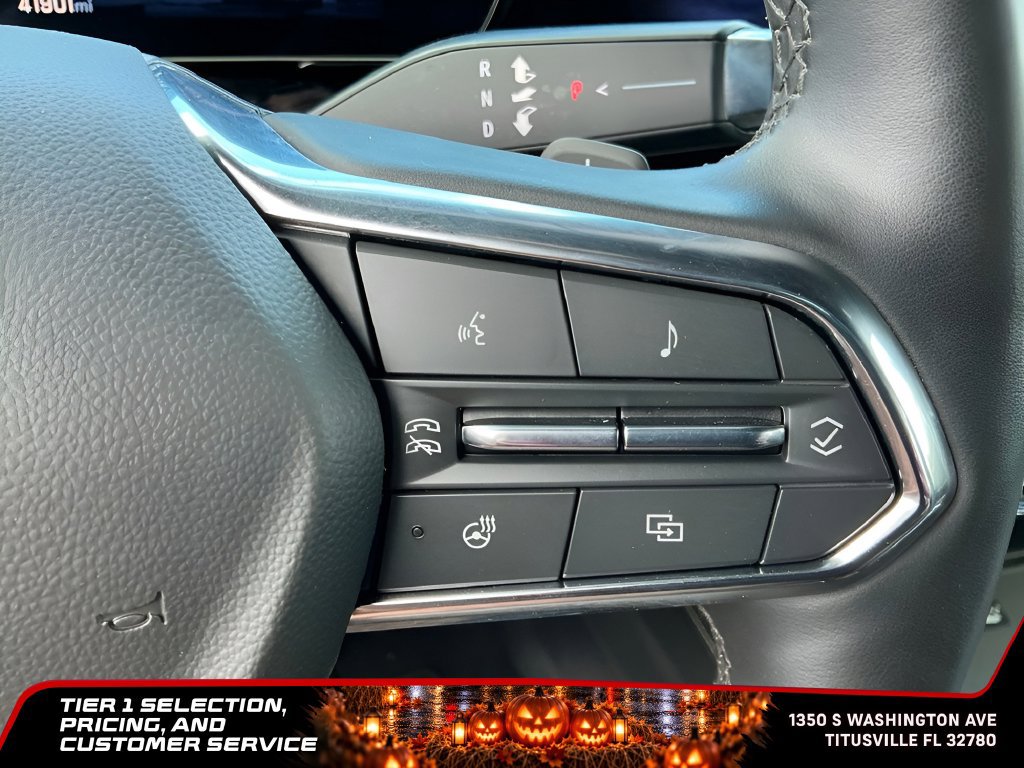 Used 2025 Chevrolet Suburban Premier RWD image 33