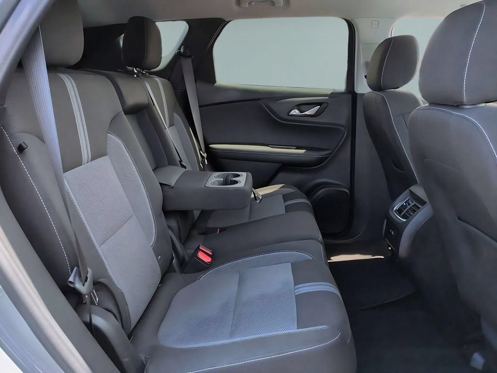 Used 2025 Chevrolet Blazer LT FWD image 28