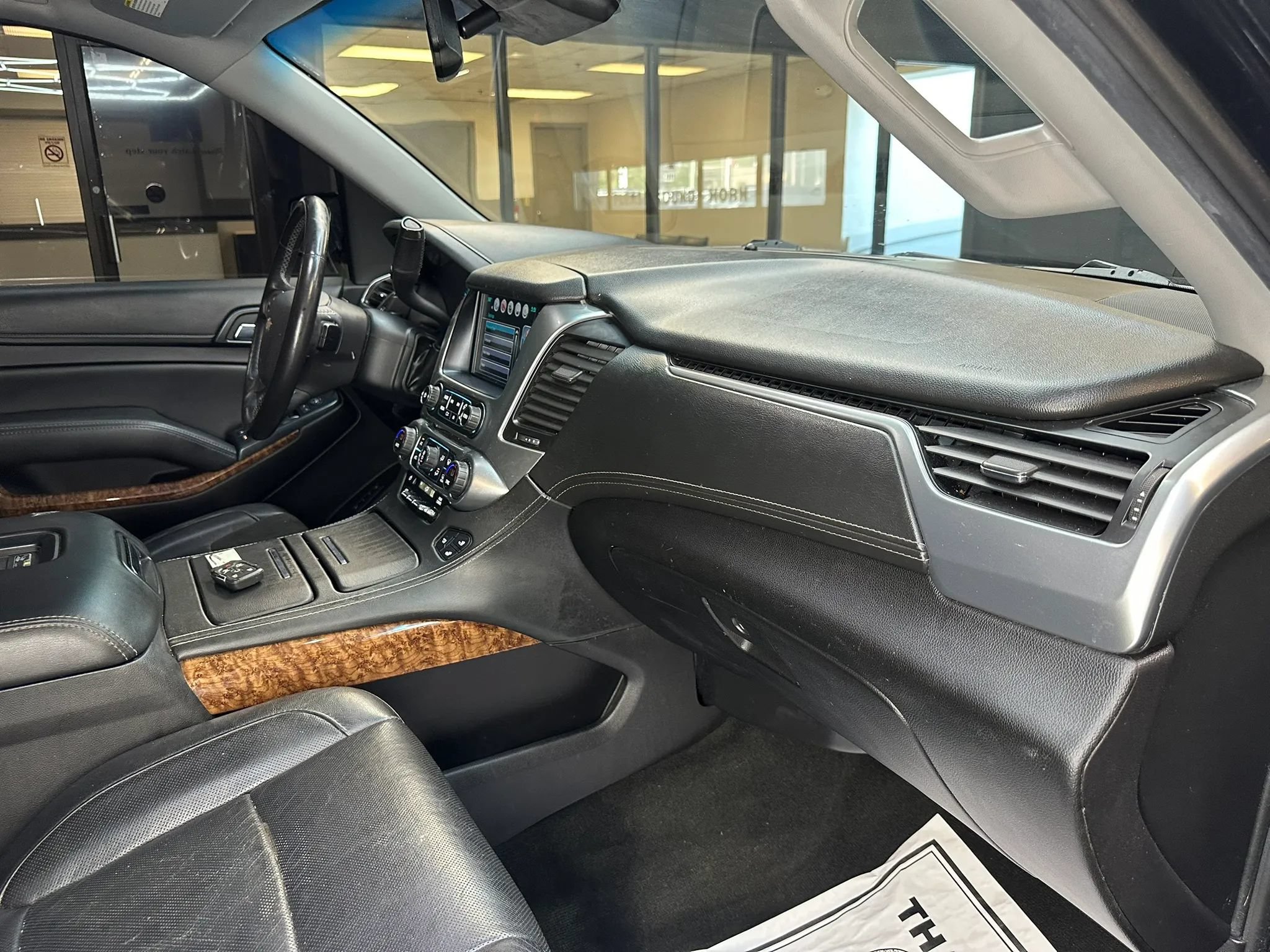 Used 2016 Chevrolet Suburban LTZ AWD/4WD image 33