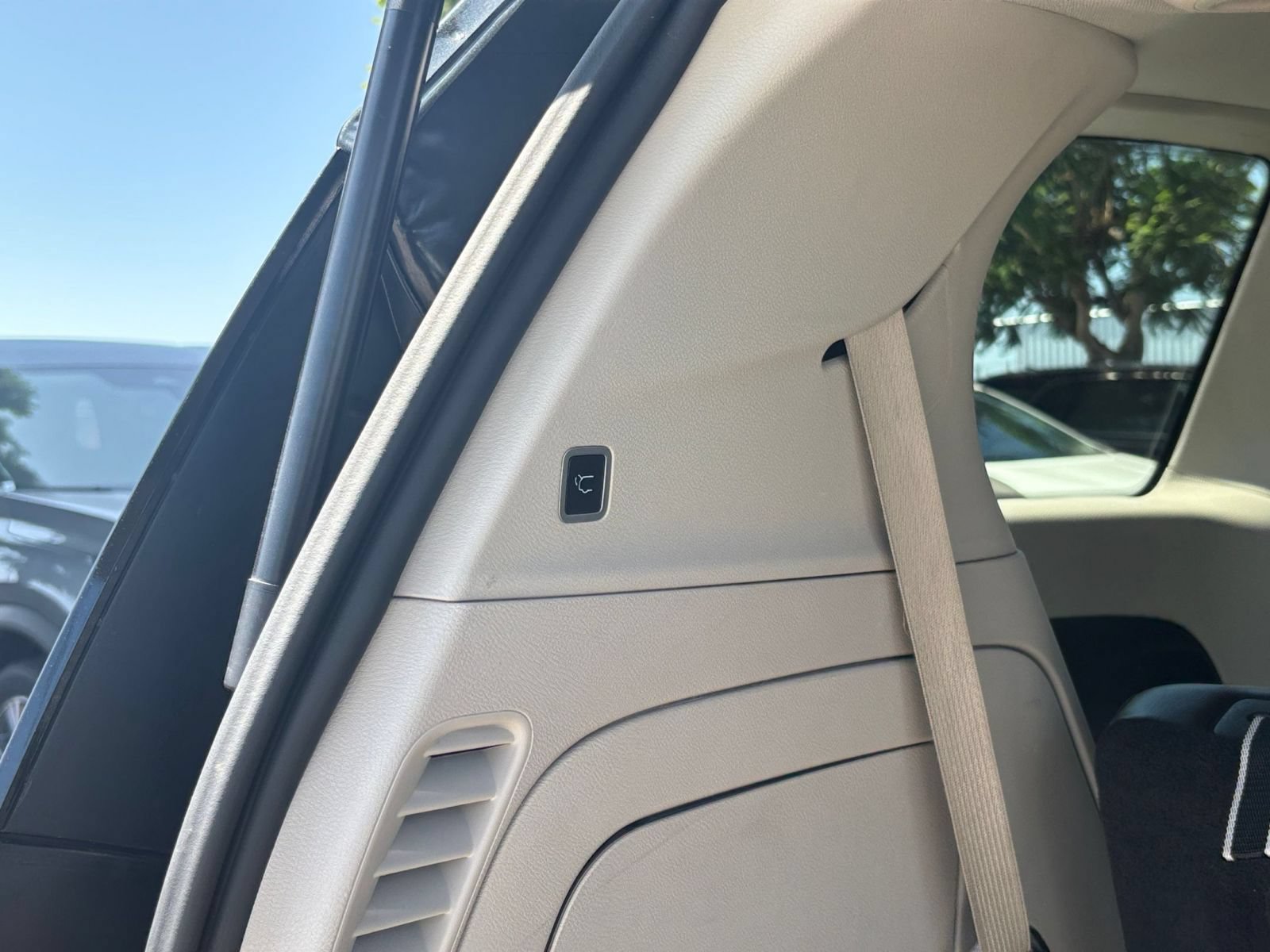 Used 2023 Chrysler Pacifica Touring-L FWD image 22