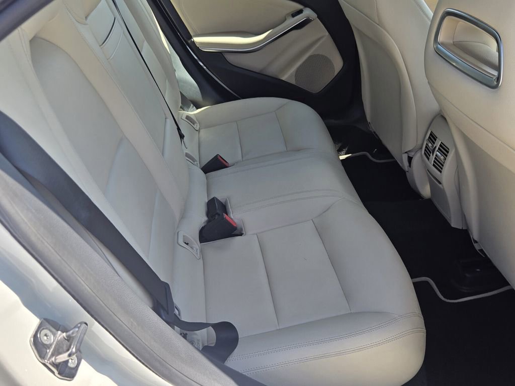 Used 2018 Mercedes-Benz CLA 250 image 16