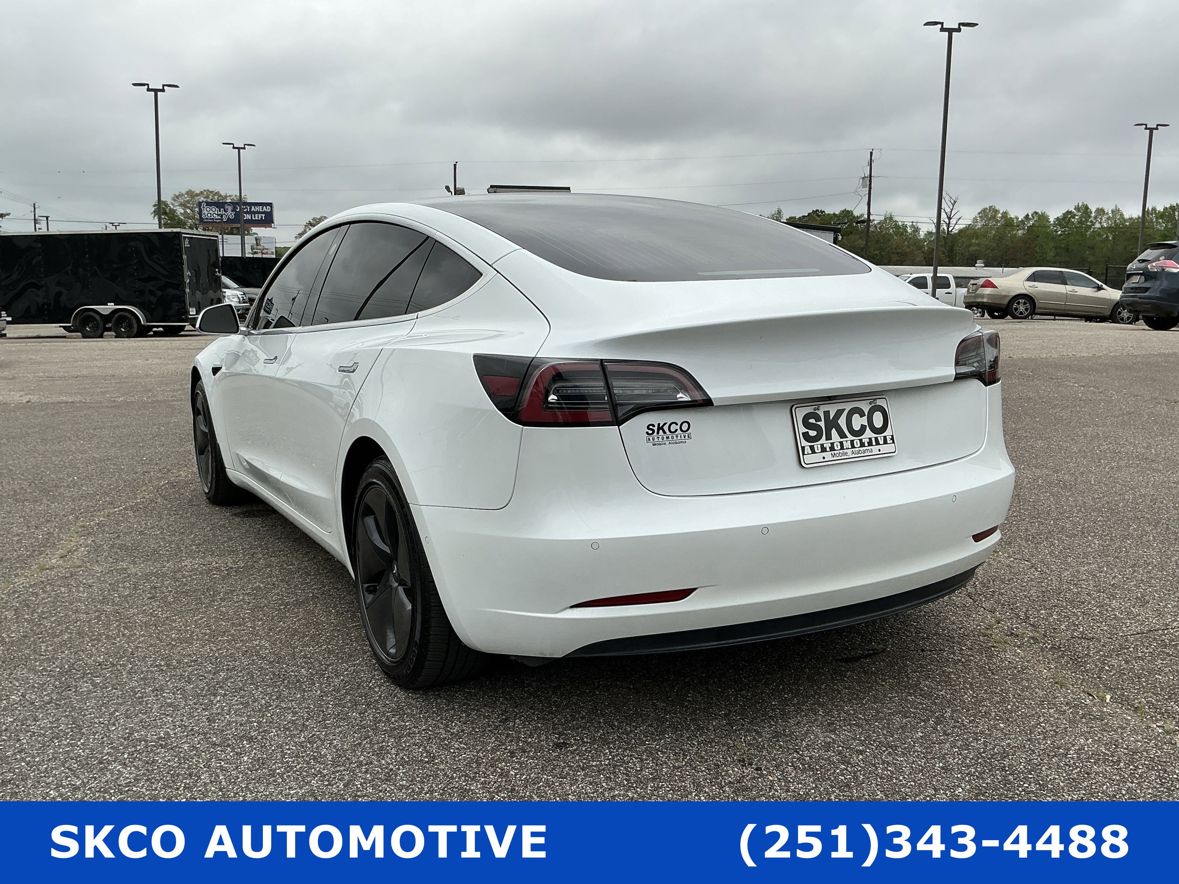 Used 2020 Tesla Model 3 Standard Range image 3