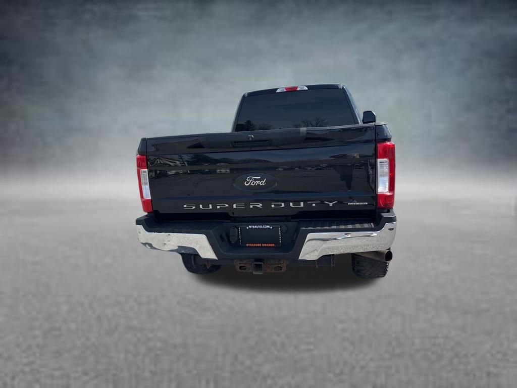 Used 2017 Ford F250 XLT AWD/4WD image 4