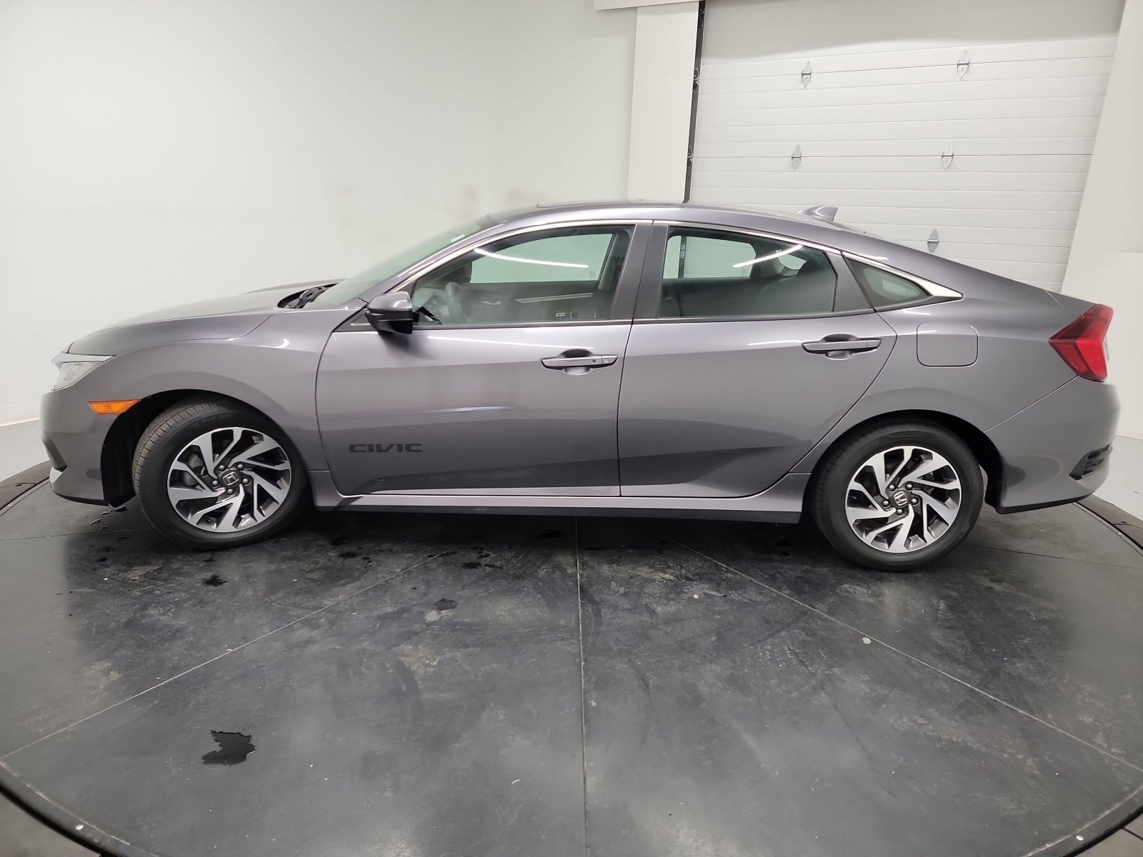 Used 2017 Honda Civic EX image 2