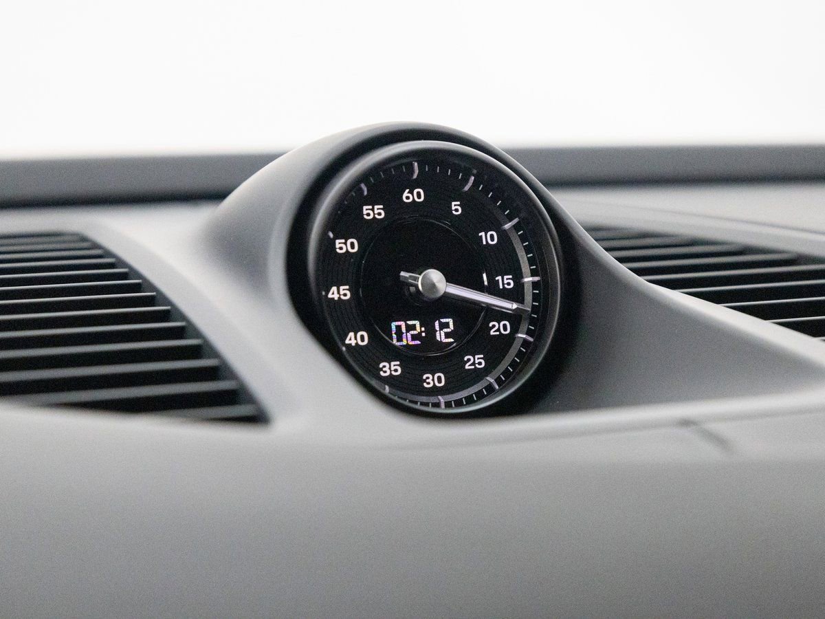 New 2025 Porsche Macan 4S Electric image 16