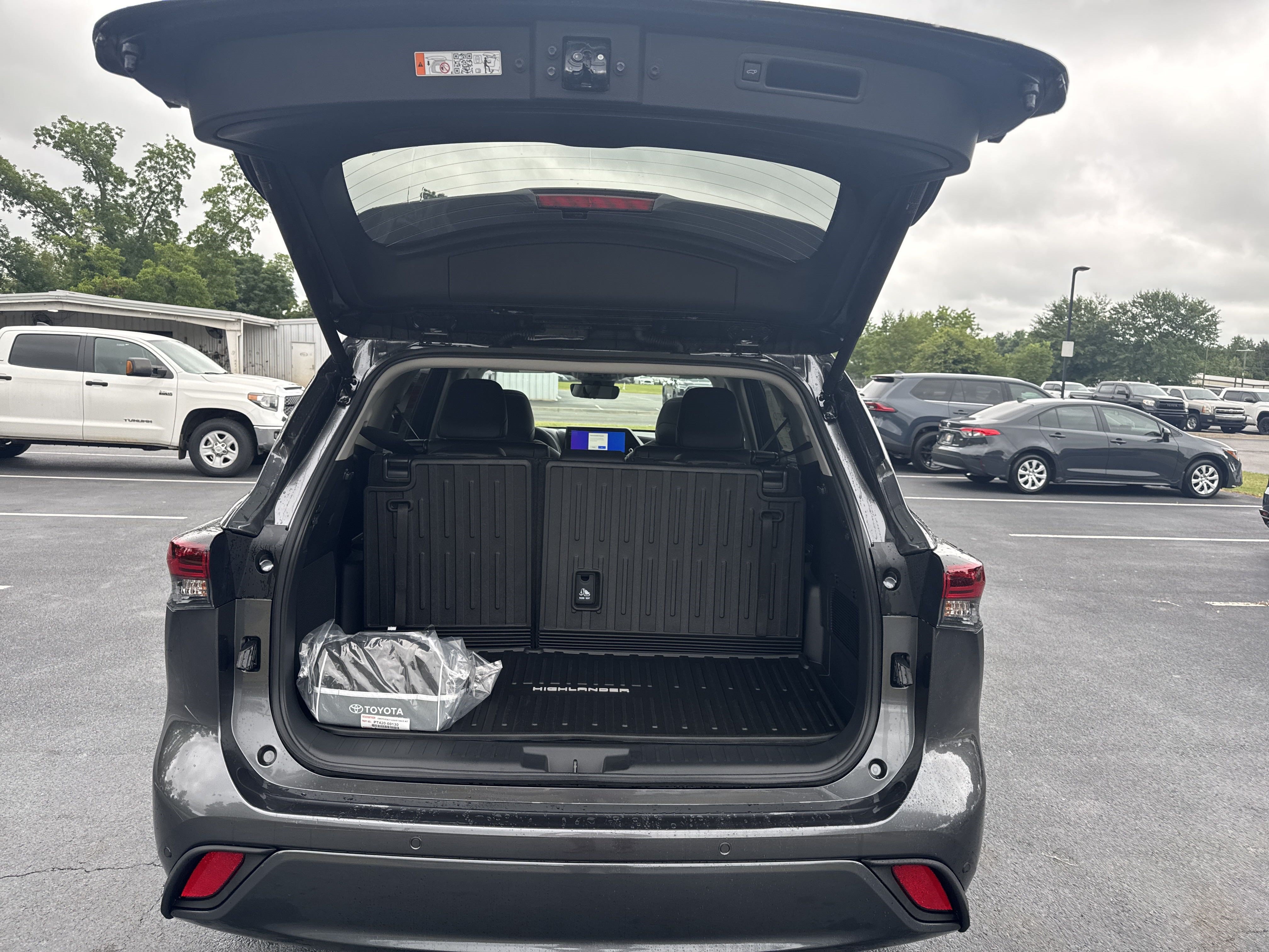 New 2025 Toyota Highlander Limited AWD/4WD image 41