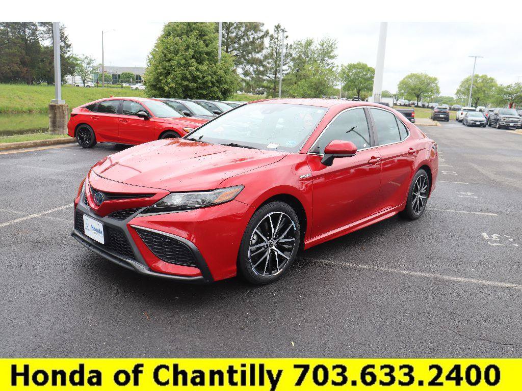 Used 2021 Toyota Camry SE FWD image 3