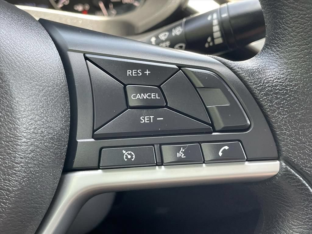 Used 2025 Nissan Altima 2.5 SV FWD image 21