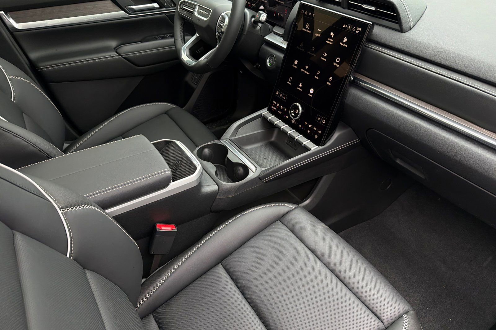 New 2026 GMC Terrain Denali w/ LPO, Floor Liner Package AWD/4WD image 17
