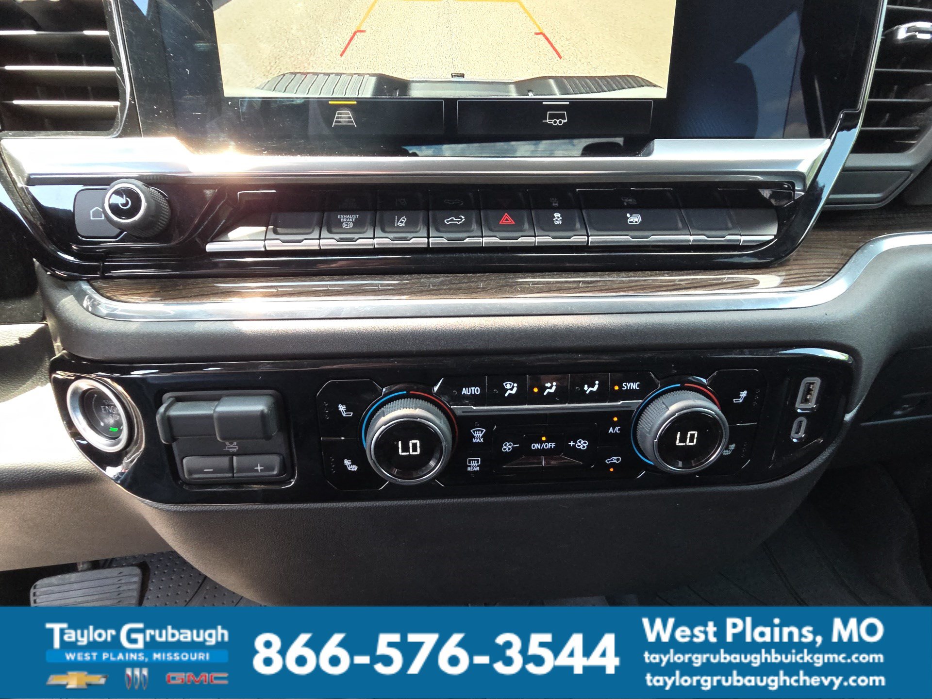 Used 2025 Chevrolet Silverado 3500 LT w/ Convenience Package AWD/4WD image 24